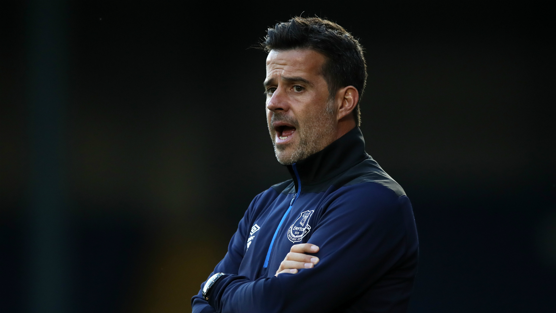 自开场便展 自开场便展